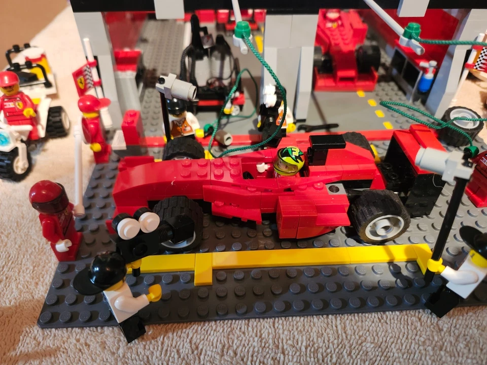 LEGO FERRARI F1 TEAM #8144 Custom Build w/ Film Crew, Manual & Decals, Set F - Image 2 of 4