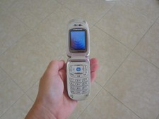 VNTG VERIZON Samsung SCH-A650 Flip Cell Phone - No Pwr Cord - TURNS ON  WORKS