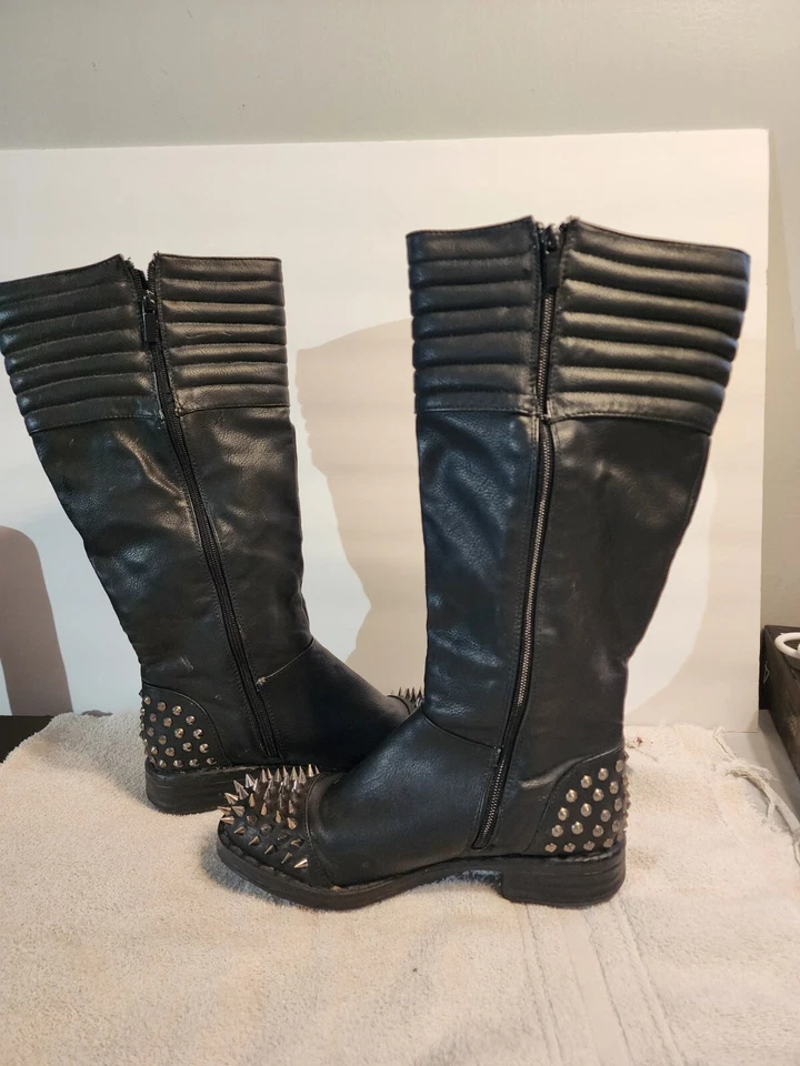 Botas Bumper con clavos y tachuelas para mujer talla 6,5 Foto 4 de 4