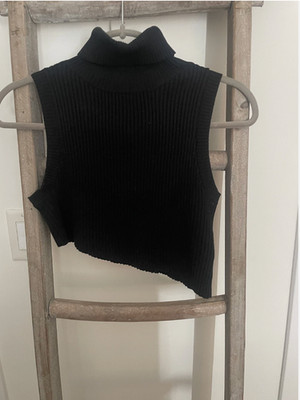 Women Teen Spirit Crop Top Tank Uneven TurtleNeck Sleeveless NEW Sz Medium/Large