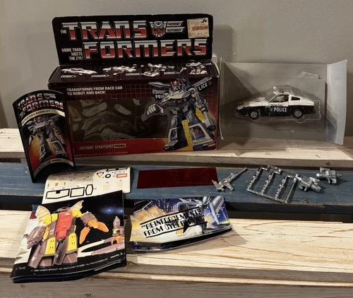 G1 Autobot Strategist Prowl 1984 Complete Figure & Box