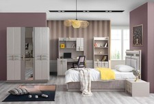 Zestaw do pokoju dziecięcego Łóżeczko dziecięce Stolik nocny Szafa Półka na bukiet Biurko