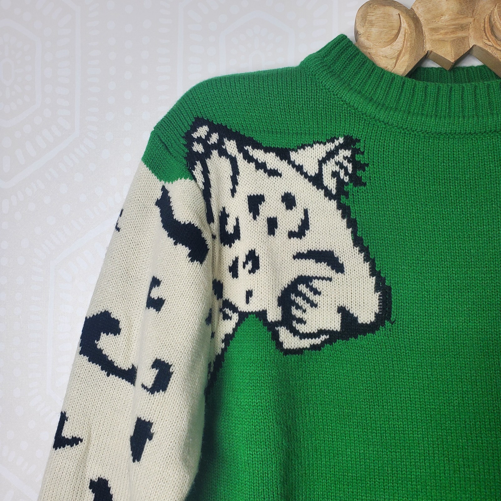 Green Crew Neck Statement Sweater XL Leopard Prin… - image 3