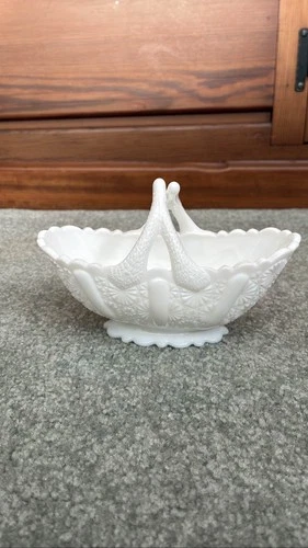 Fenton White Milk Glass Daisy & Button Split Twig Handle Basket Oval