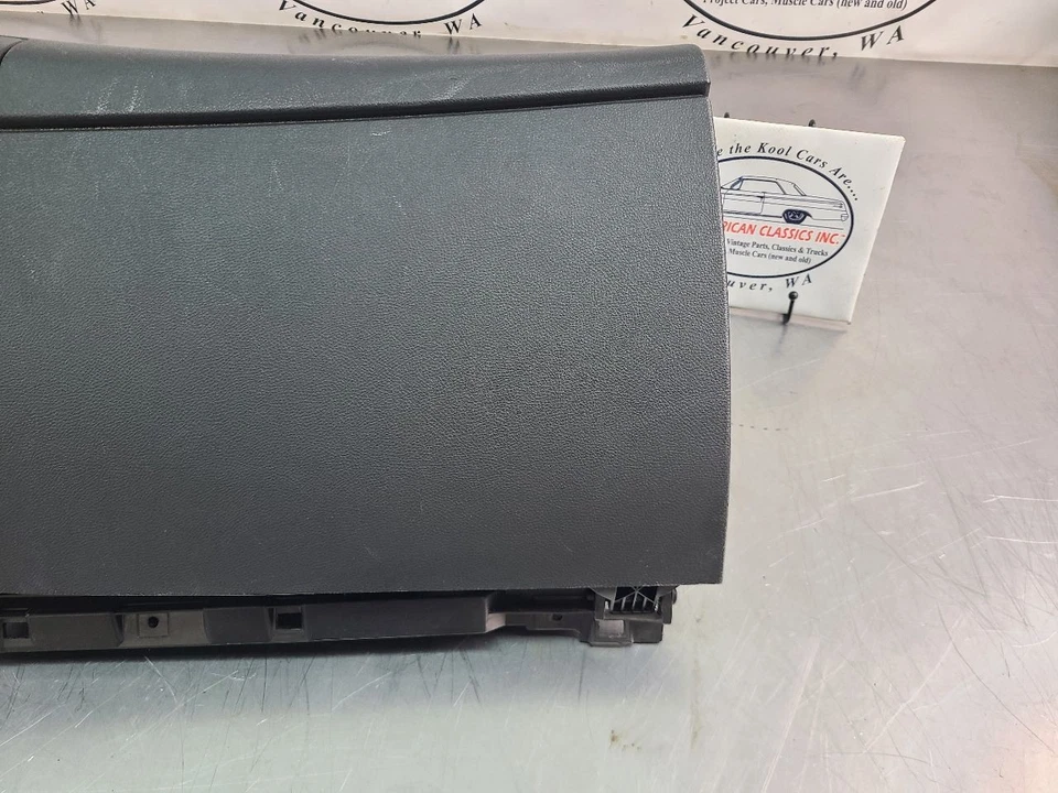 Pontiac G8 2009 conjunto de guantera de tablero delantero lateral para pasajeros, negro - OEM Foto 4 de 4