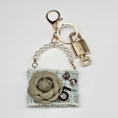 Authentic Louis Vuitton Lock & Key w/ Unbranded Green Bagcharm, Keychain