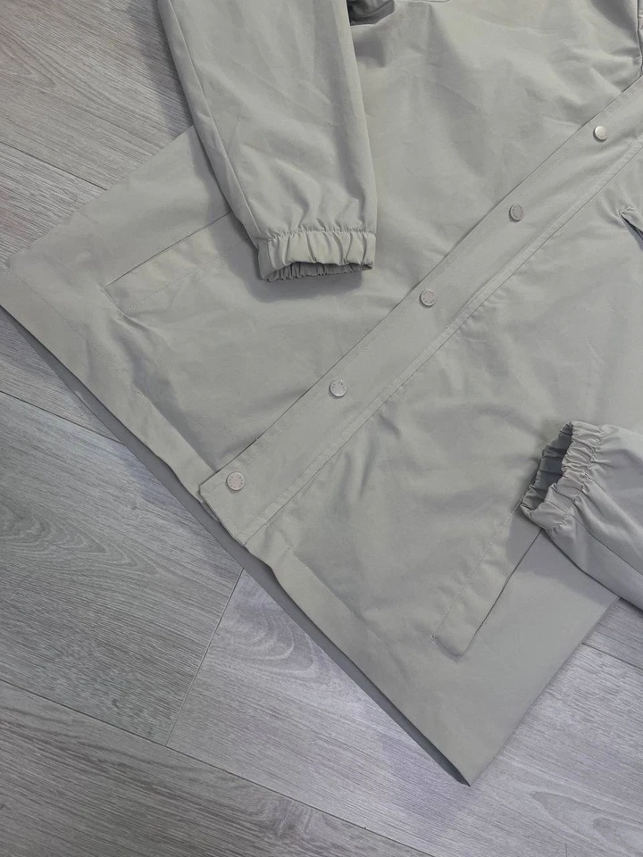 Chaqueta con capucha vintage Prada cremallera nailon para hombre talla 50 Foto 4 de 4