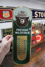 RARE US FOREST SMOKEY BEAR PREVENT FIRES EMBOSSED PAINTED METAL THERMOMETER SIGN