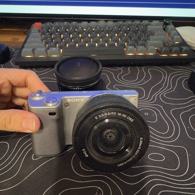 Sony NEX-5 Camera Silver 16-50mm Lens Bundle 2010s Mirrorless Digital Kit