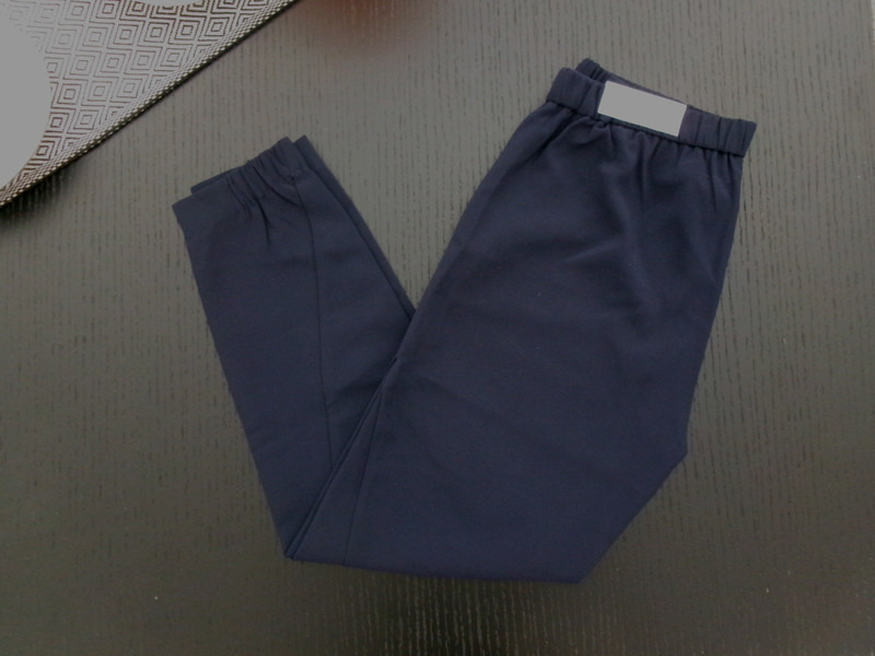 New Chico's 00R = Size 2 Relaxed Fit Pull On Ankle Pants Navy Blue Pockets $99 S