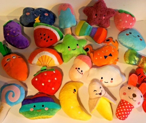 LUCKY DIP CUTE SMALL PLUSH SQUEAKY DOG TOYS IDEAL FOR PUPPIES & PETITE POOCHES - Picture 1 of 2