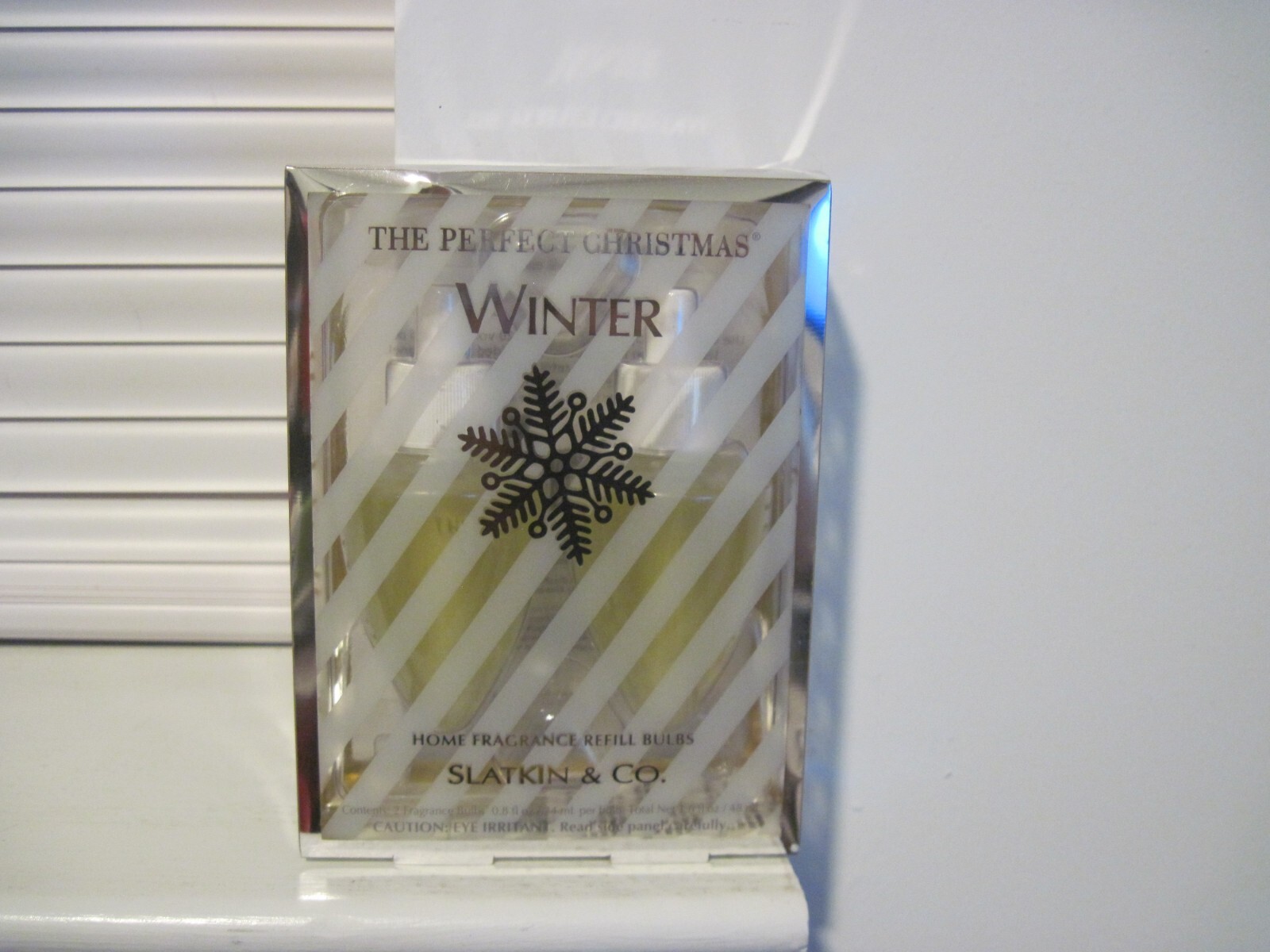 BATH & BODY WORKS THE PERFECT CHRISTMAS WINTER WALLFLOWERS FRAGRANCE BULBS X2-image