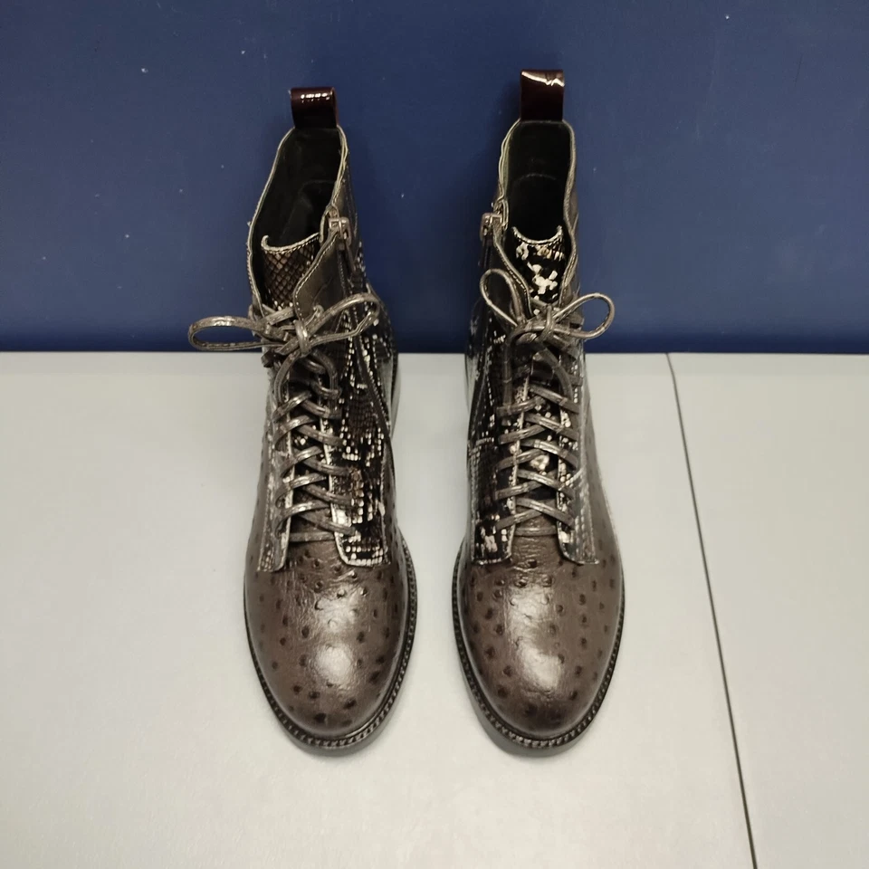 Женские кожаные сапоги Jeffrey Campbell Fischer размер 7,5 со змеиным принтом на шнуровке - Изображение 3 из 4