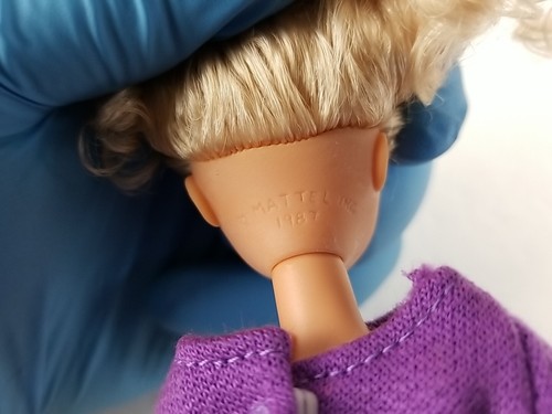 BAMBOLA BARBIE SKIPPER MATTEL usata vintage 1987 con abito multicolore *LEGGI* - Foto 9 di 14