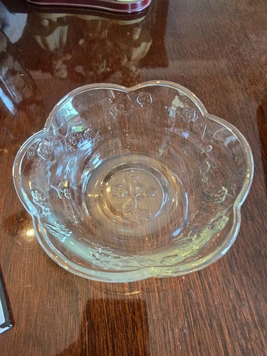 Vintage Anchor Hocking Savannah Embossed Floral Clear Glass Cereal Bowl