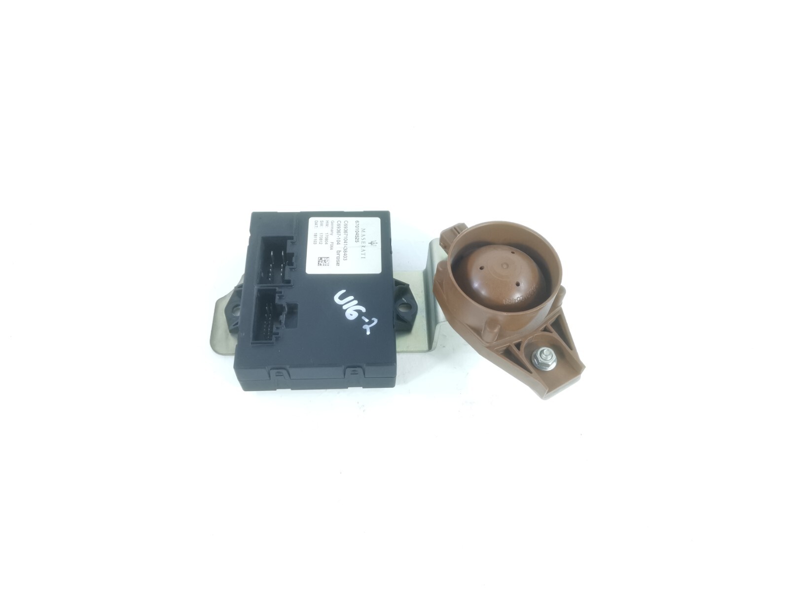 17-20 MASERATI Levante REAR LIFTGATE CONTROL MODULE ECU 670104525