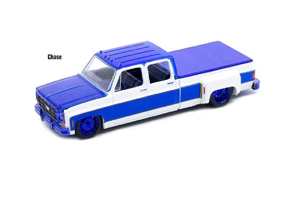 M2マシーンズcheyenne super30 C60truck 2台セット M2 Machines 1973 Chevrolet Cheyenne Super 30 Orange/grey