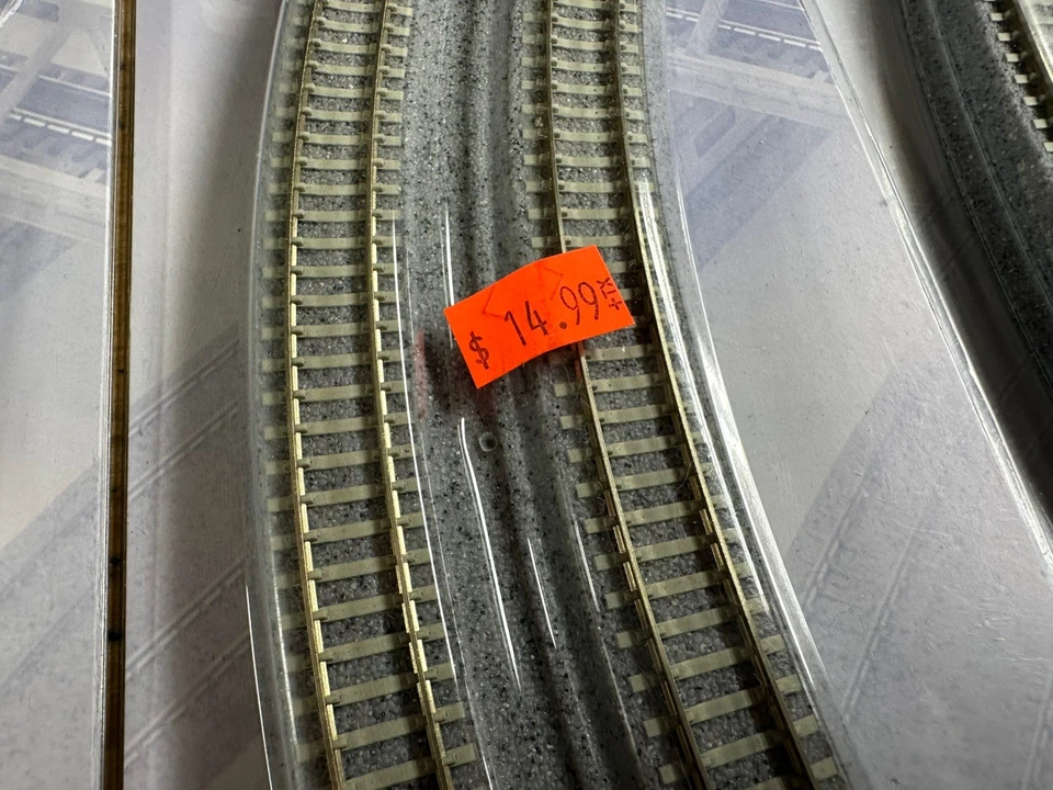 N KATO UNITRACK 282mm CONCRETE TIE SUPERELEVATED CURVE DEAL! - Image 3 of 4