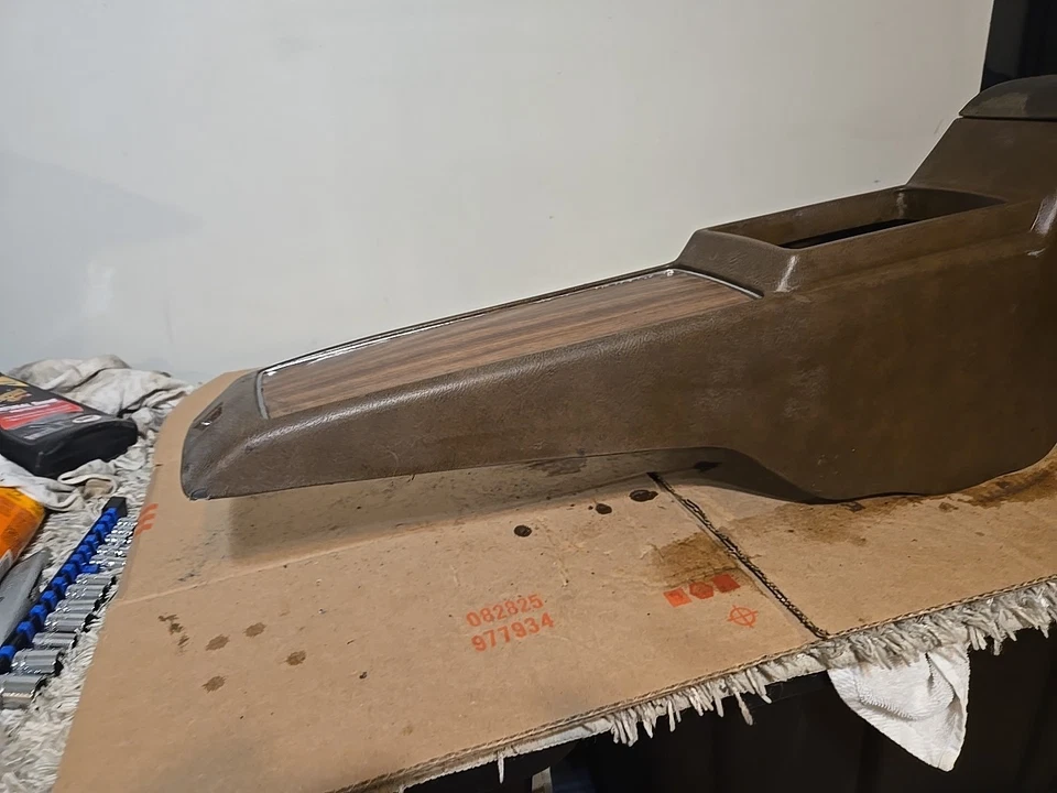 Pontiac Le Mans GTO 1968-72 consola central automática OEM marrón Foto 2 de 4