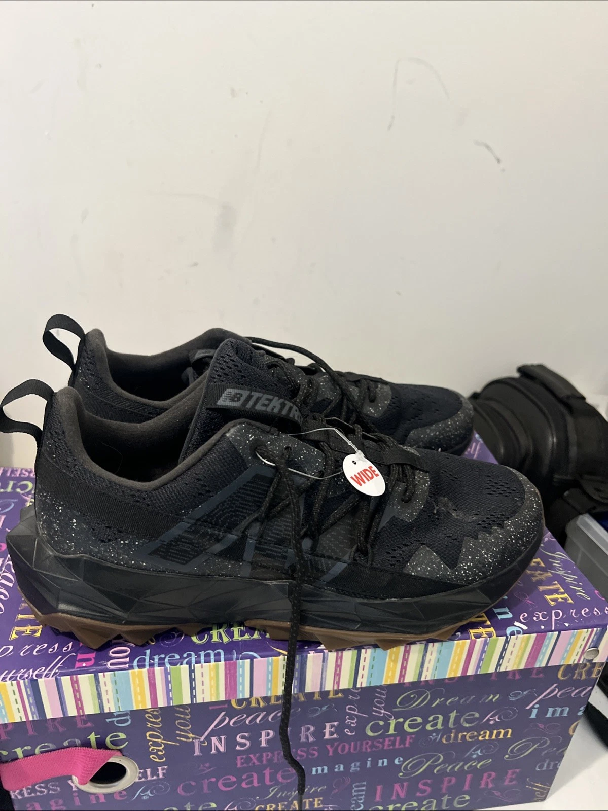 New Balance Tektrel Trail - Black / Phantom / Magnet Men’s US Sz 9.5 2E MTTTRCK1