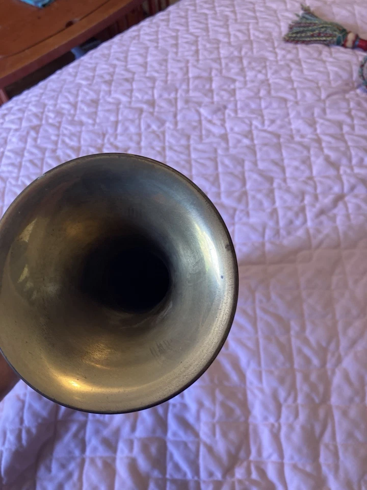 Vintage Brass bugle unknown manufacturer with mouthpiece plays good! - Image 4 of 4