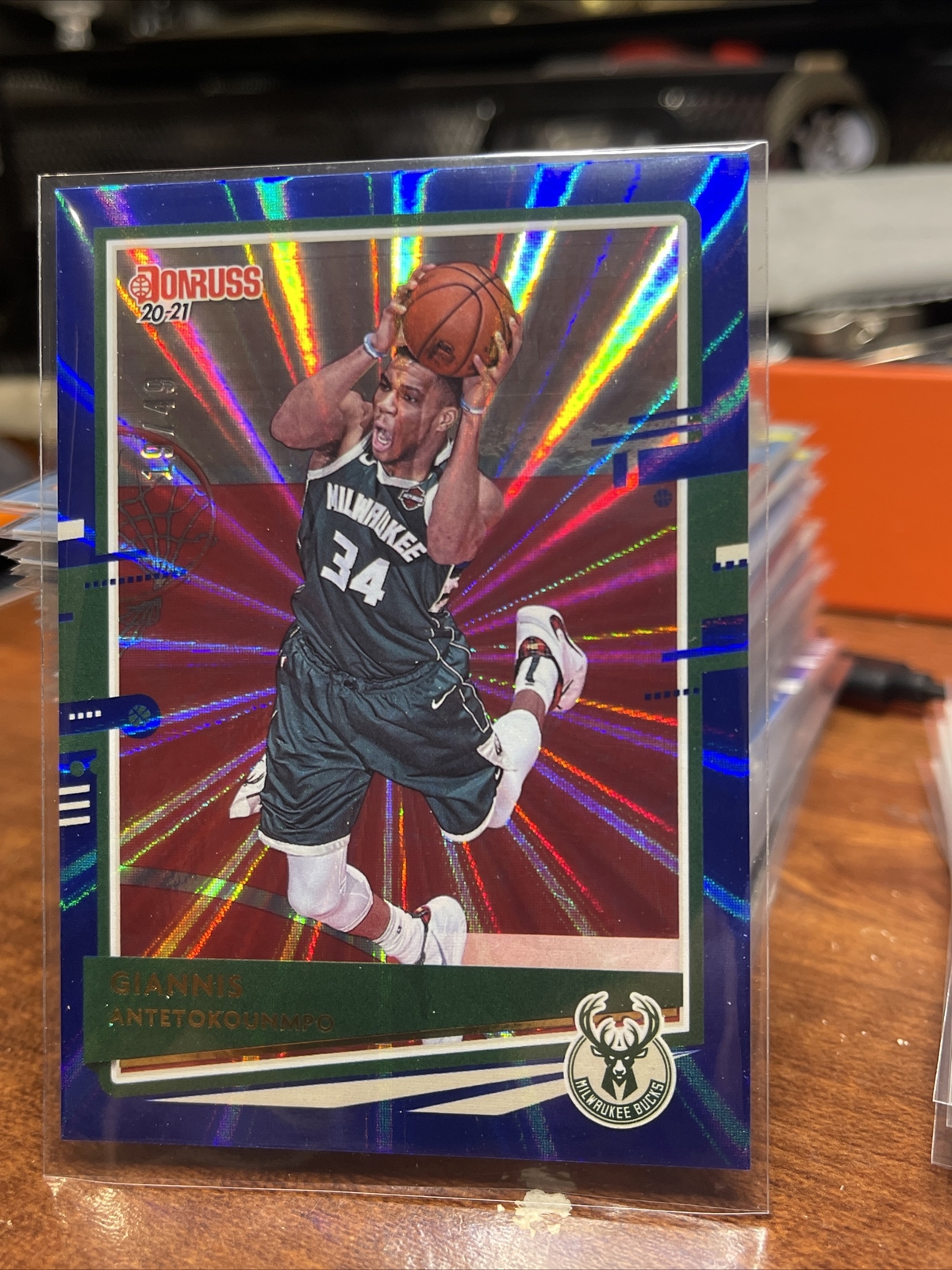 2020-21 Panini Donruss Giannis Antetokounmpo Blue Laser 19 /49 Milwaukee
