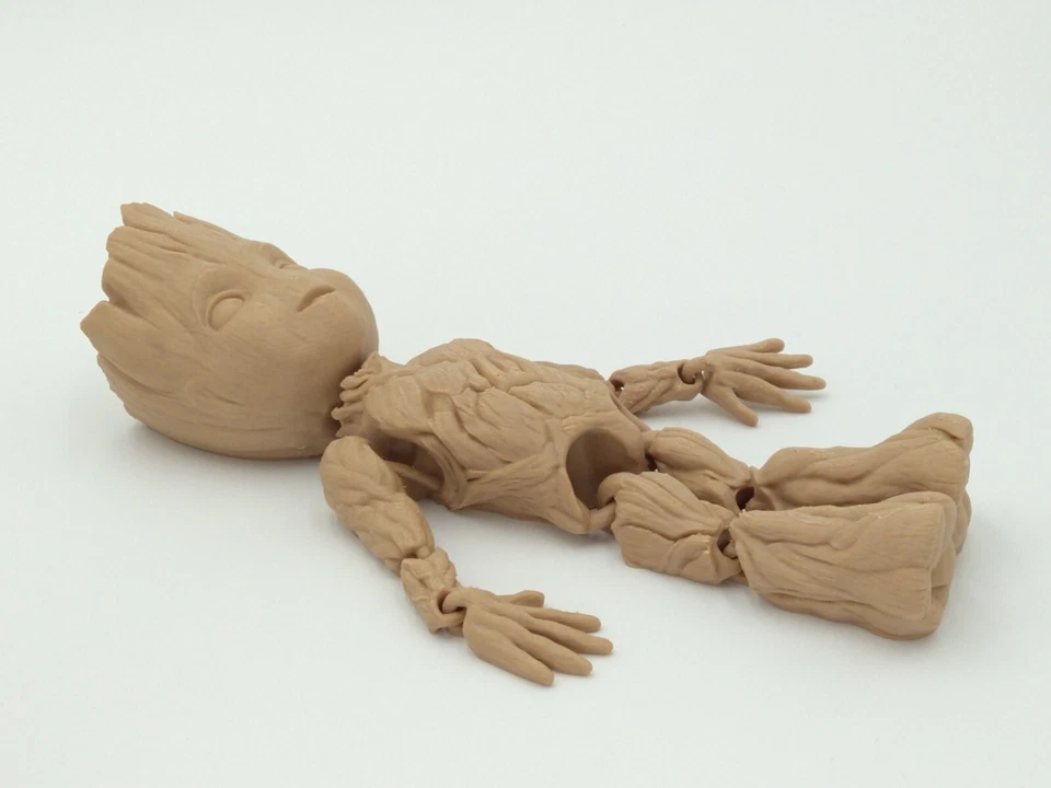 Figura BABY GROOT Articulada Flexi Madera PLA 10" Figura Impresa en 3D Foto 4 de 4