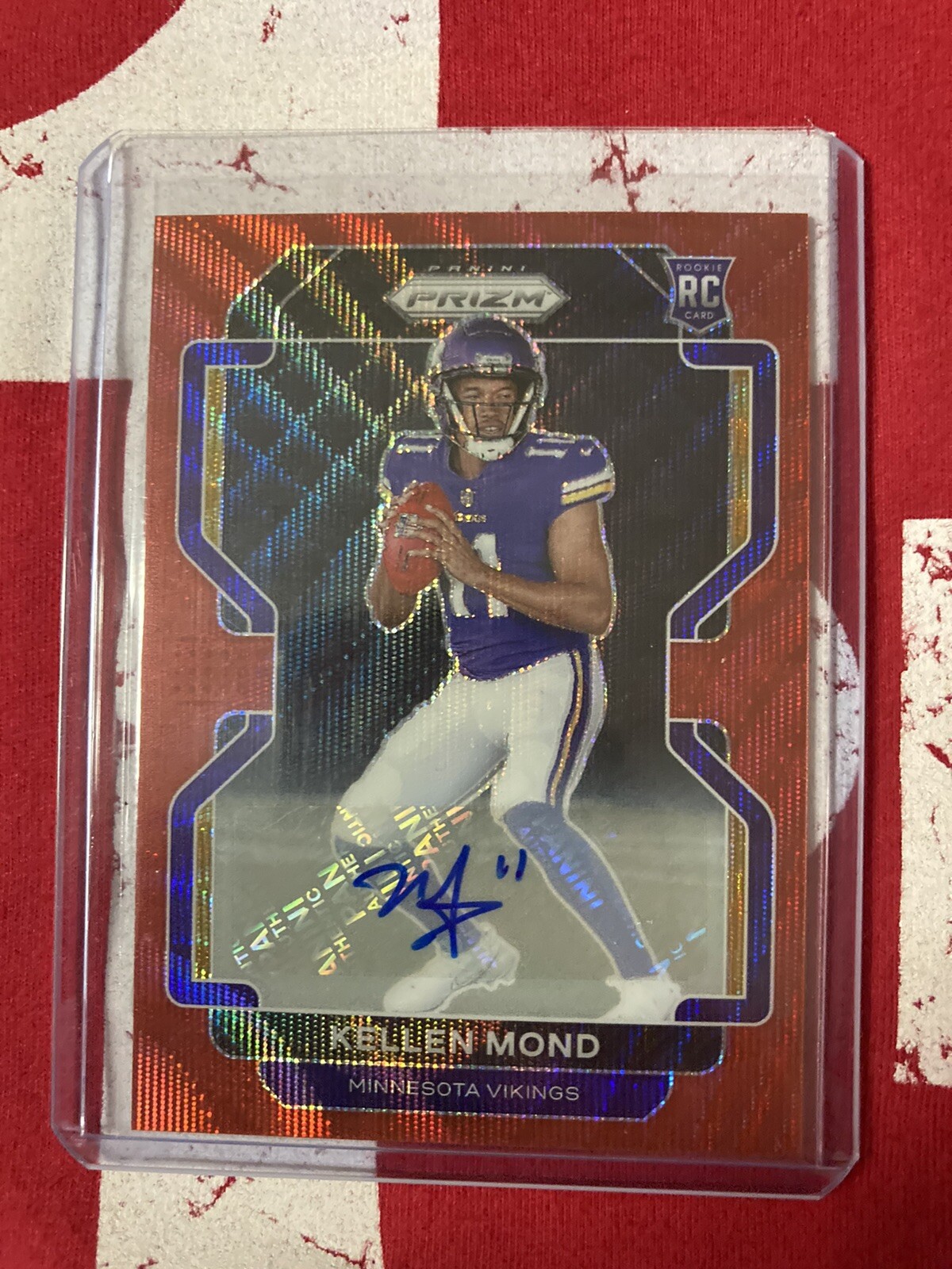 2021 Panini Prizm Rookie Red Wave #351 Kellen Mond AUTO #143/149 mint Vikings