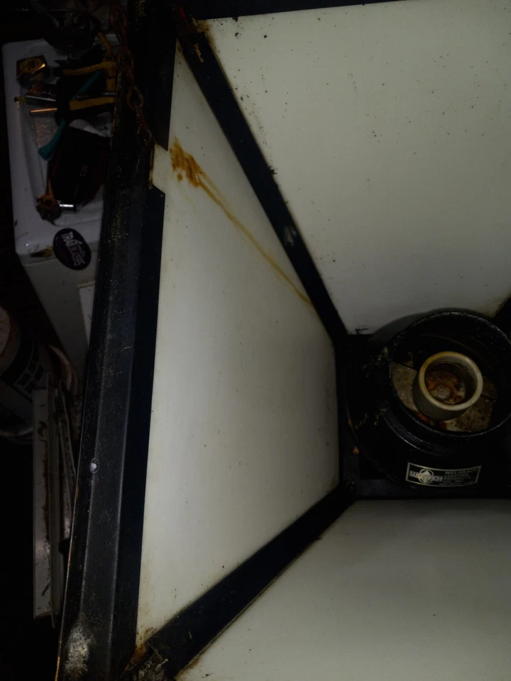 ¿Cobre Welsbach vintage? Lentes de plástico para lámpara de poste de calle Foto 4 de 4