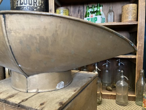 Vintage Metal Scale Pan Tray Basket Large Antique Hopper 20” X 13 Bowl - 第 4/21 張圖片