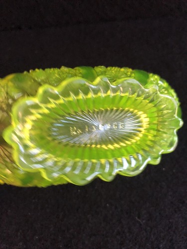Rare Victorian Davidson Day Glow Uranium "Lady Chippendale" Pattern Posy Basket - Picture 9 of 12