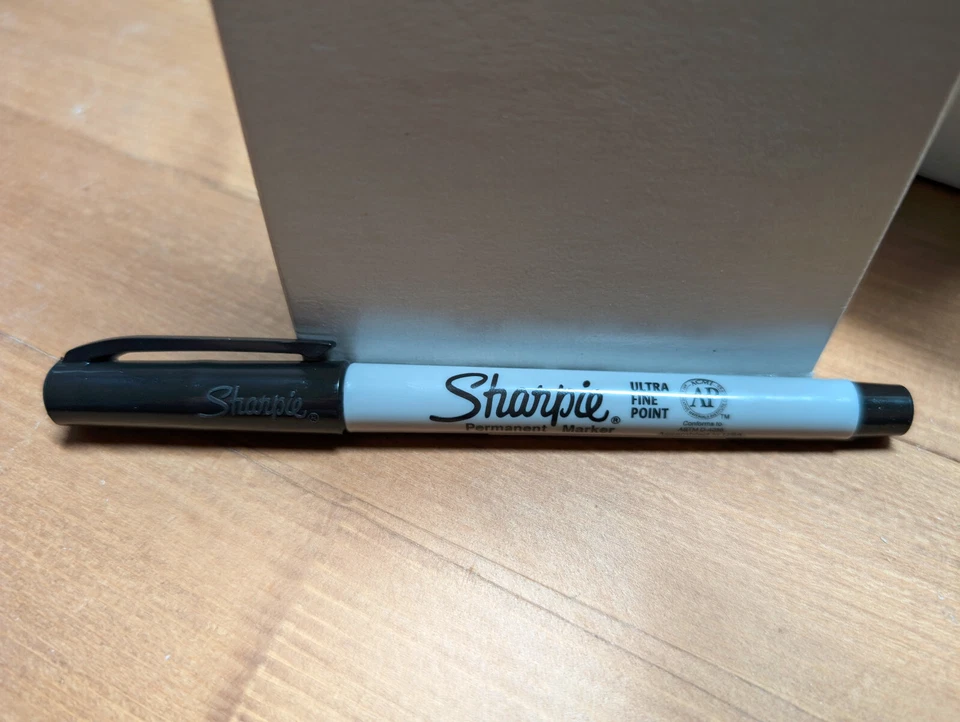 Marcadores Permanentes, Sharpie, Punta Ultra Fina, Negro, 24 Unidades Totalmente Nuevos Foto 2 de 4