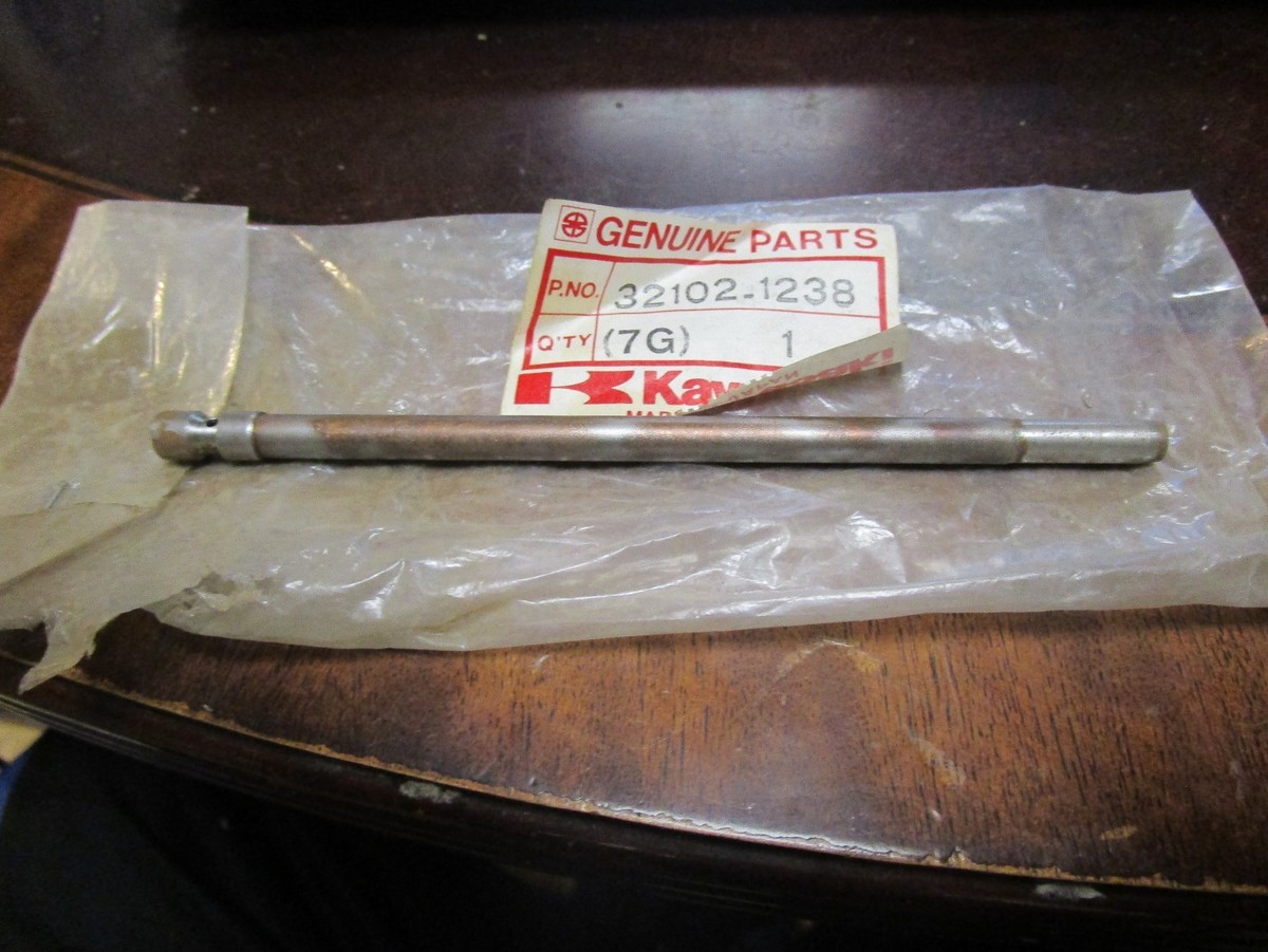 Kawasaki ZX 750 oil pipe new 32102-1238 | eBay