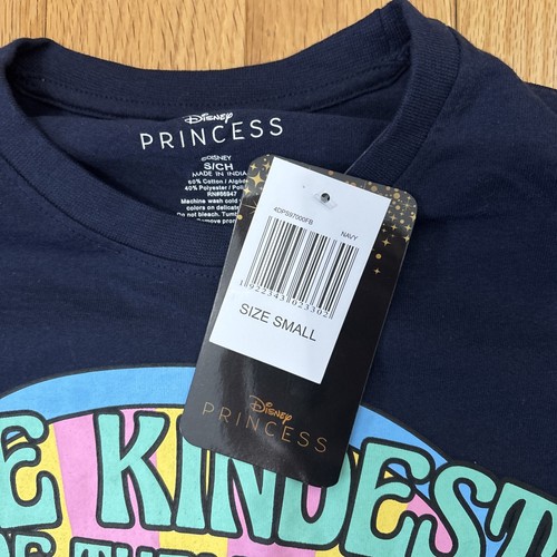 Walt Disney SNOW WHITE and the Seven Dwarfs T-Shirt Mens SMALL NEW Princess - Picture 2 of 2