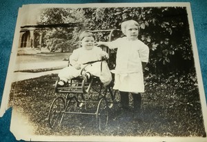 Vintage-Old-1910-039-s-Photo-of-Edwardian-Children-and-Wooden-Baby-Stroller-Siblings