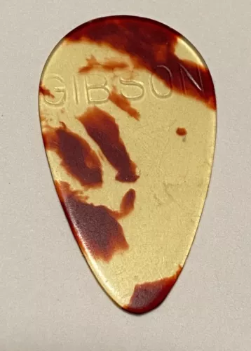 Vintage Guitar Pick-1930’s Gibson Impressed Logo Small Teardrop- Unused