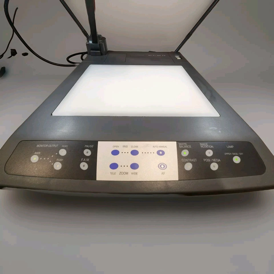 Proyector de cámara de documentos Elmo Visual Presenter HV-5100XG Foto 2 de 4