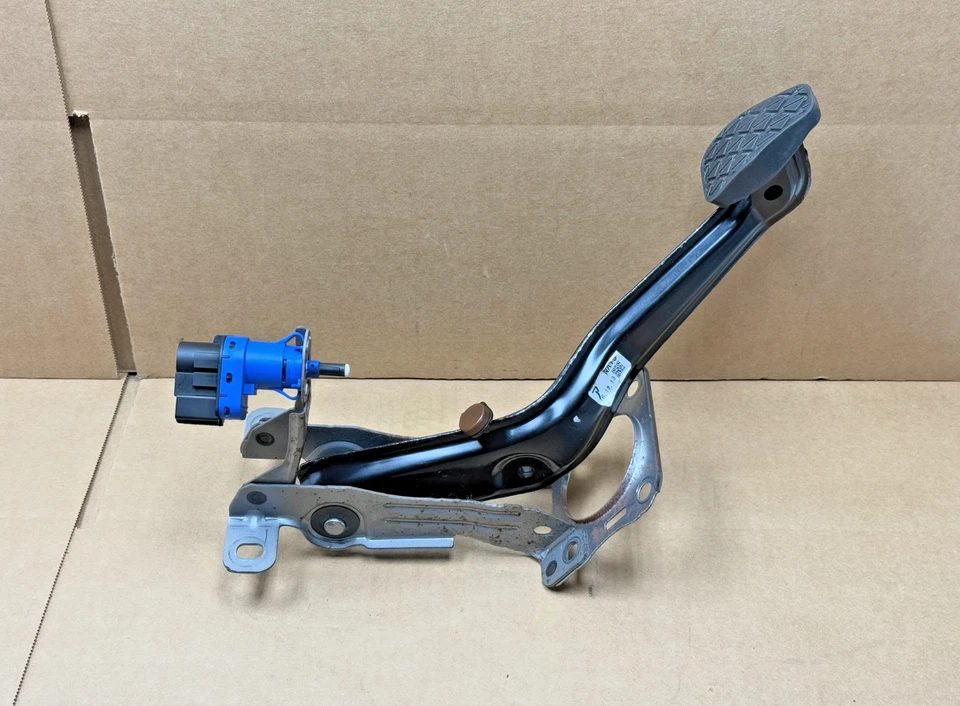 Pedal de freno de parada Mazda MX-5 Miata 2016-2025 PO41 OEM Foto 4 de 4