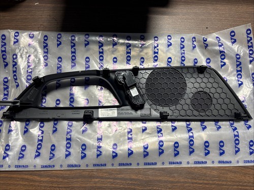 Volvo Left Front Door Trim Speaker / Inner Handle Bezel S60 V60 B106 - Picture 3 of 3