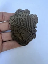 Vtg UNIVERSITY SOCIAL FRATERNITY BRONZE CREST School Coat Of Arms