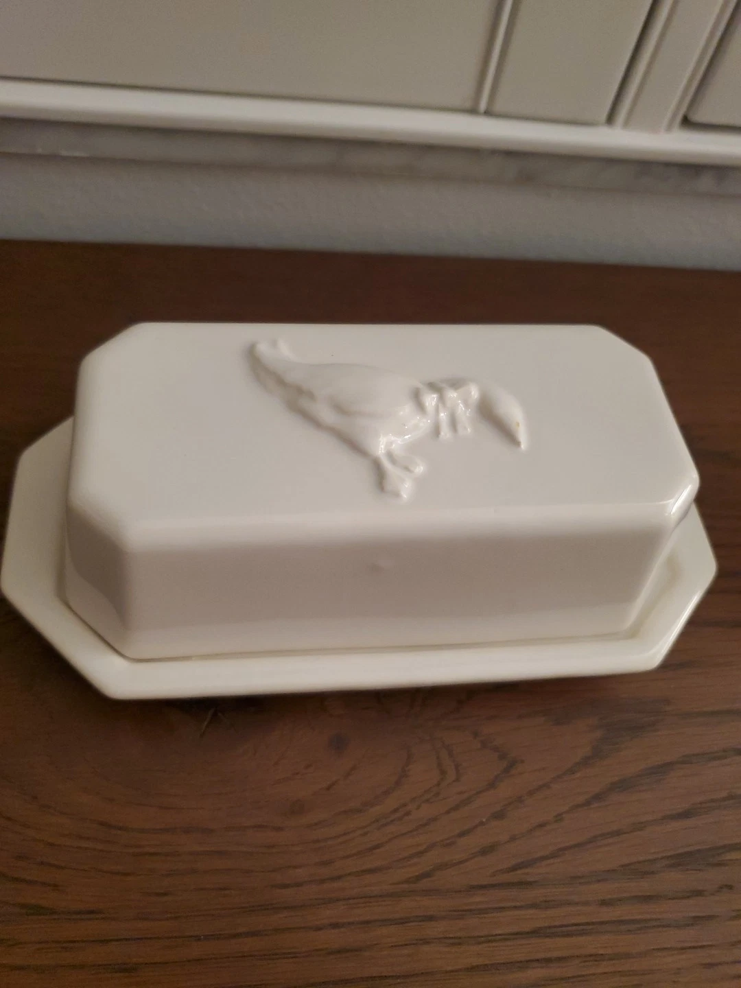 Vintage white McCoy MCM goose top 1/4 lb. covered butter dish