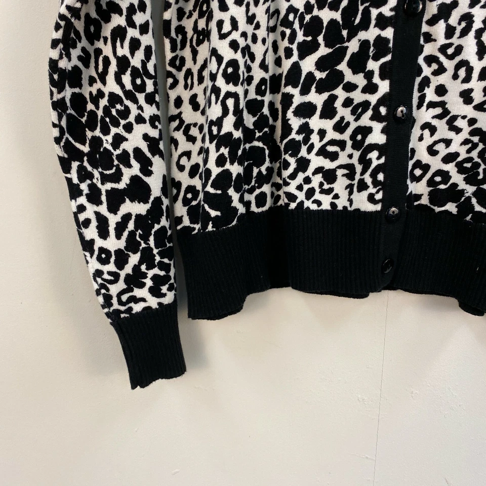 Cárdigan suéter pequeño Studio Works para mujer negro blanco estampado animal algodón A77 Foto 2 de 4
