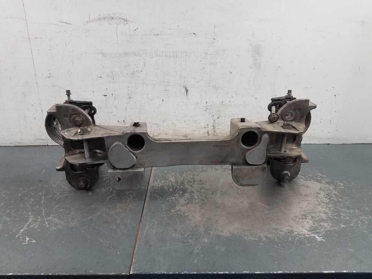 ‪ꪔ̤̮i‪ꪔ̤̮i　0628 2007 Grand Marquis / Crown Vic Victoria Front Subframe