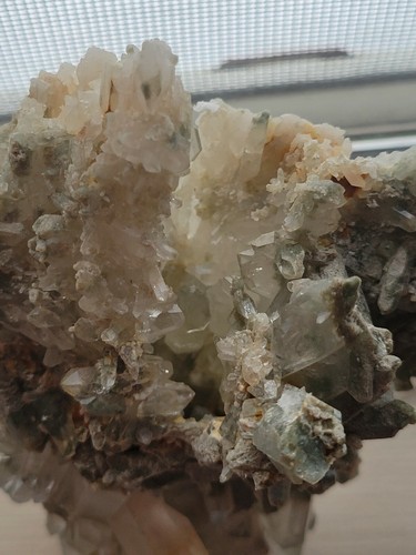 Beautiful Quartz crystals (241g) - Picture 10 of 12