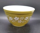 Vintage Pyrex #401 Spring Blossom Green Crazy Daisy 1.5 Pt Nesting Mixing Bowl