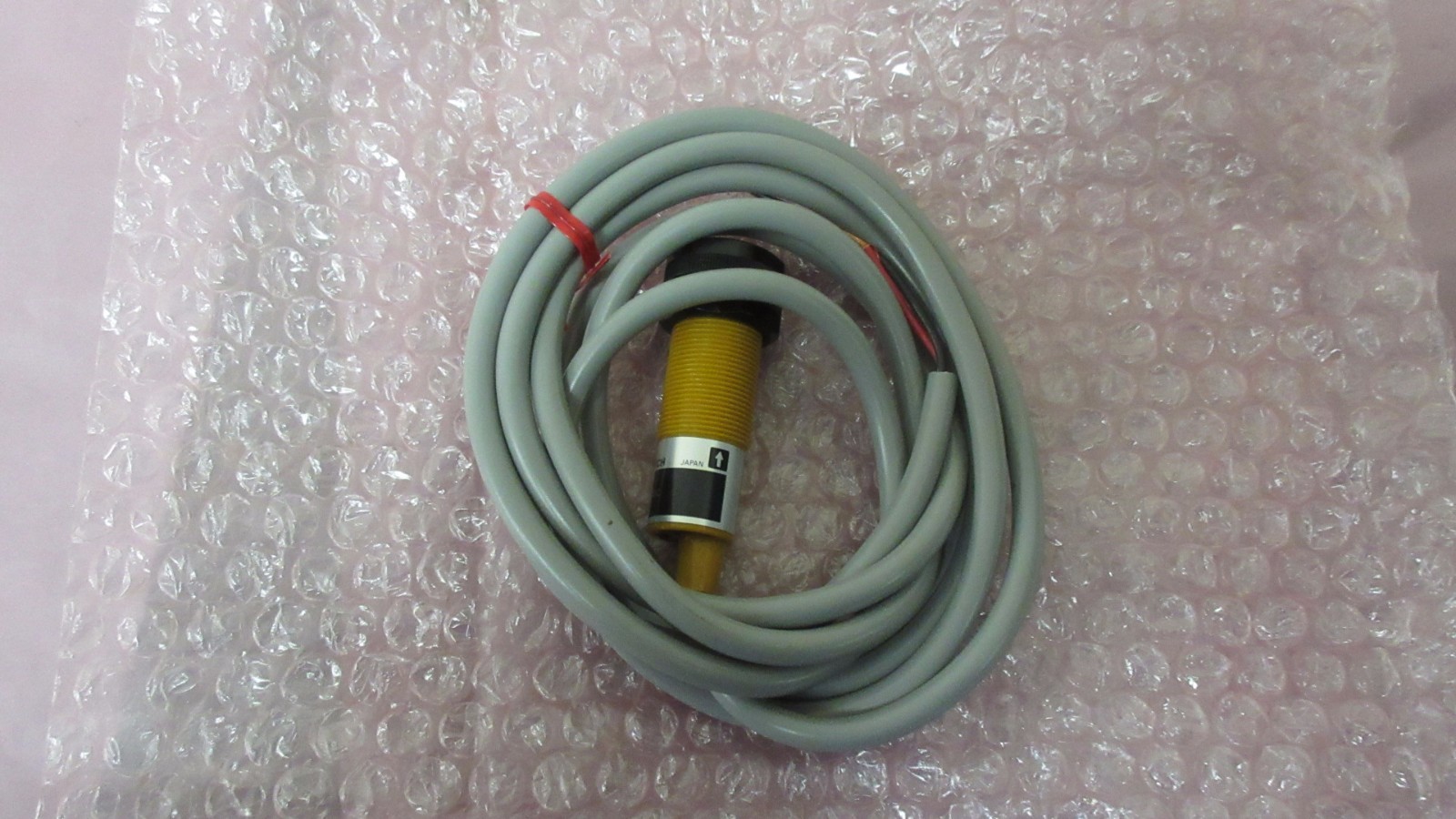 Omron E3F-3L Photoelectric Switch