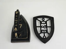 Antique WAPAK #7 No. 7 SAD IRON Cast Iron with B&D Cast Iron Trivet Nice Patina