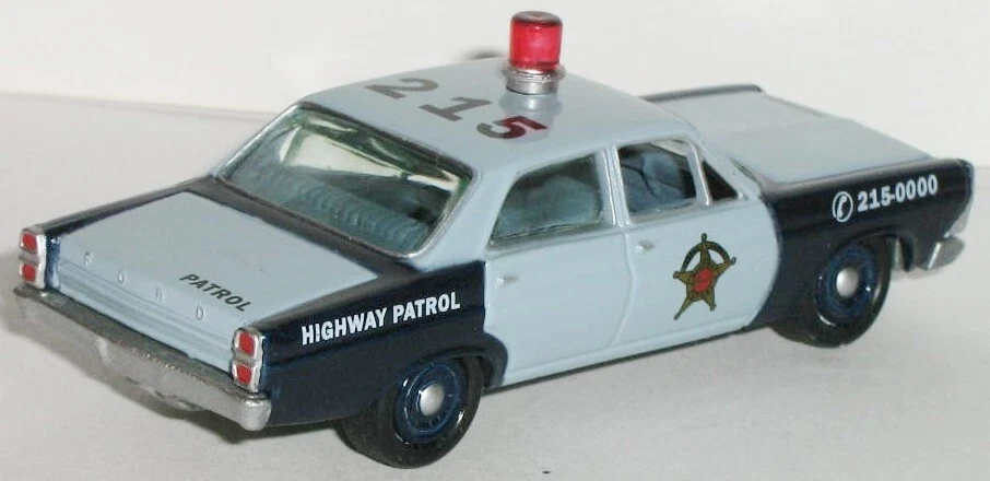 1/64 = 1967 67 Ford Fairlane/Patrulla de Carreteras/Crucero de Policía/Patrulla Coche Foto 2 de 3