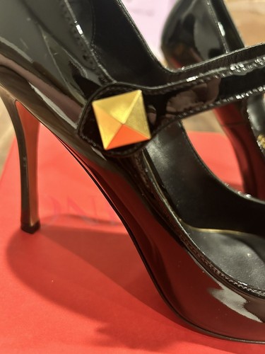 Valentino Garavani Roman Stud 100 Patent Pump Size 39 1/2 New With A Box - Picture 13 of 15