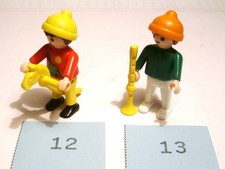 Spielzeug Playmobil  2 x Kind Figur mit Steckenpferd / Fl&ouml;te  (253)